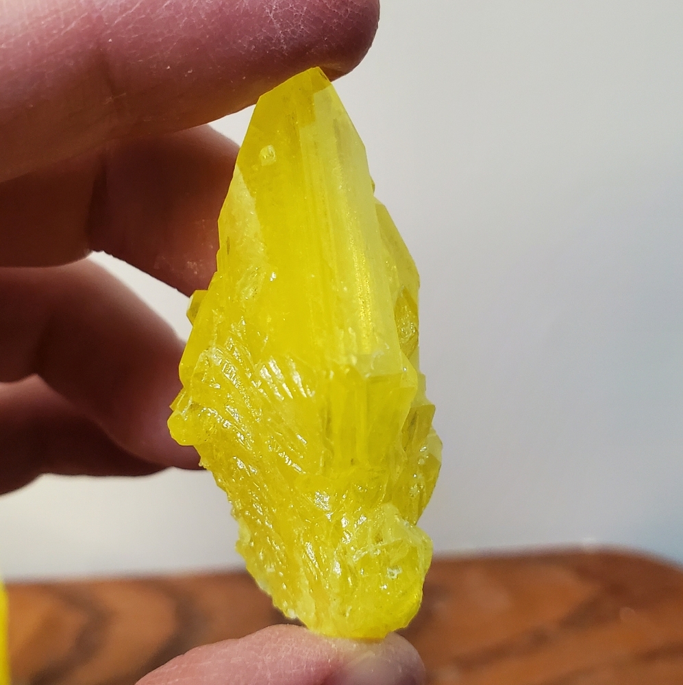 Pure Sulfur Crystal, Single Point - Picture 8 of 12